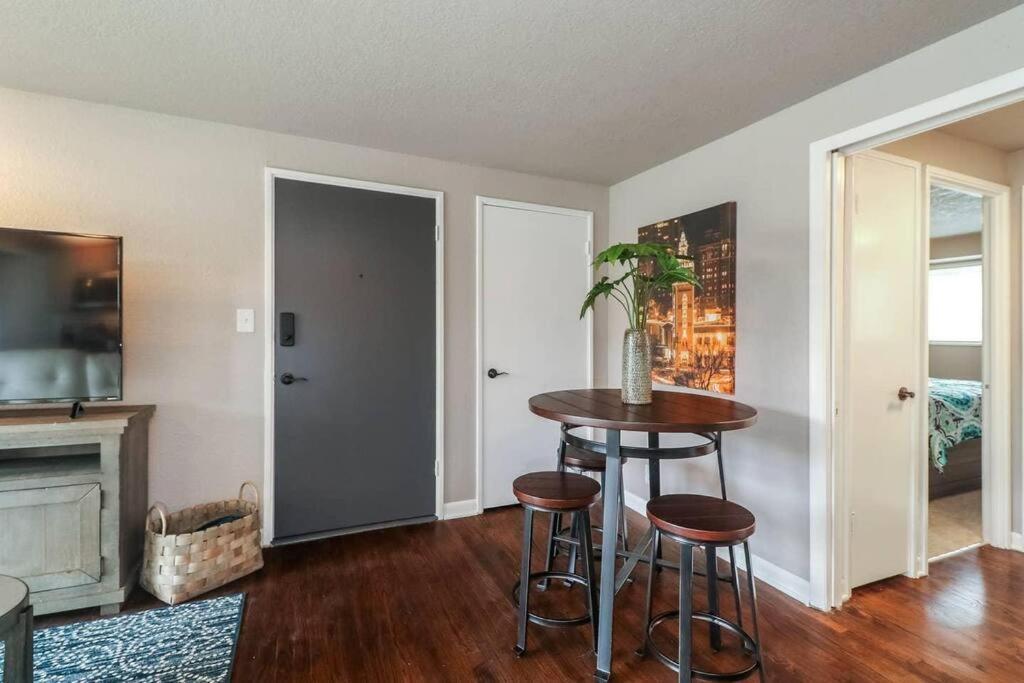 Villa Holly First Floor 2 King Beds Kansas City Esterno foto