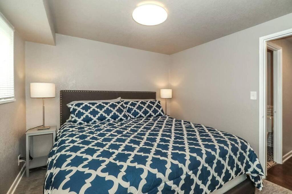 Villa Holly First Floor 2 King Beds Kansas City Esterno foto