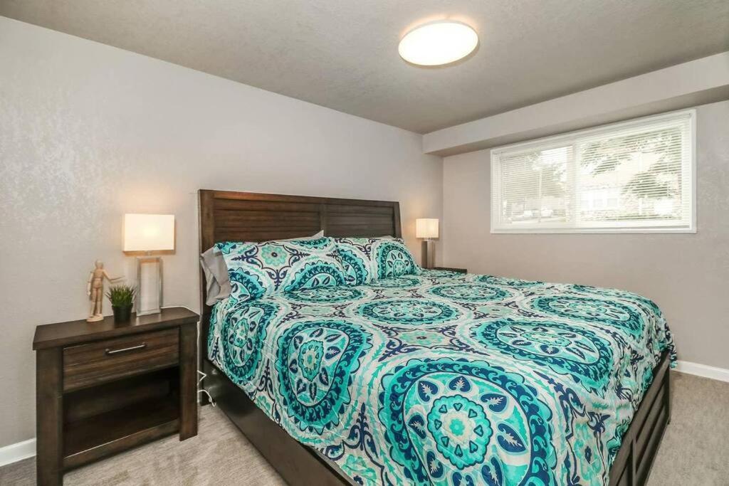 Villa Holly First Floor 2 King Beds Kansas City Esterno foto
