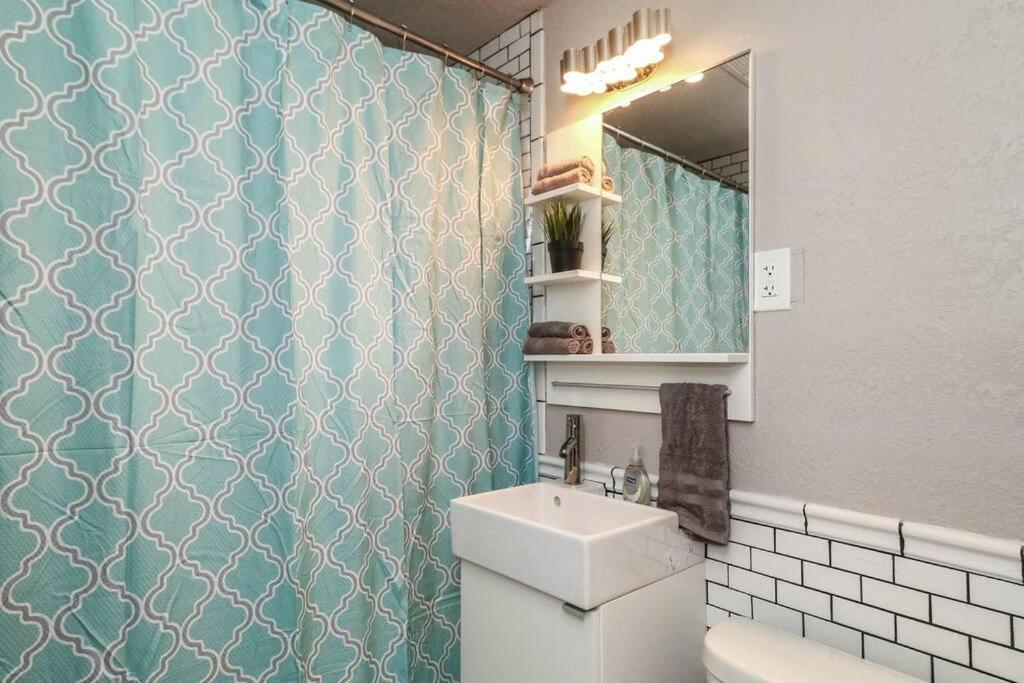 Villa Holly First Floor 2 King Beds Kansas City Esterno foto